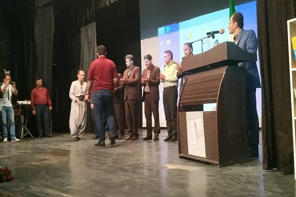 ۲۷ مؤلف کردستانی جایزه کتاب سال را دریافت کردند