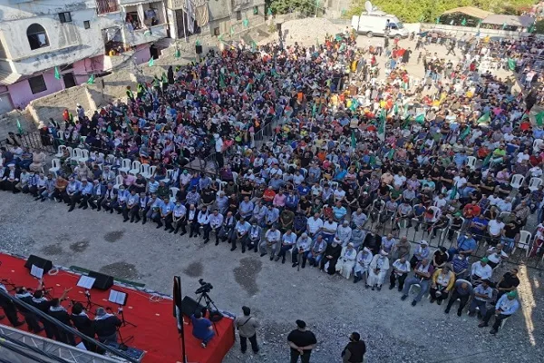 Filistinli mülteciler Hamas’ın başarısını kutladı