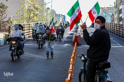 متفاوت ترین راهپیمایی ۲۲ بهمن قرن-
زیر گذر تئاتر شهر
