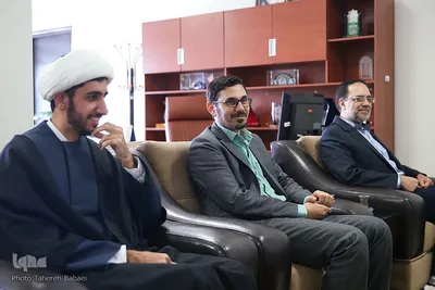 تجلیل رئیس سارمان اوقاف از دارنده رتبه دوم مسابقات قرآن مالزی