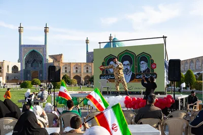 موکب دانشگاهیان اصفهان در میدان امام خمینی(ره)