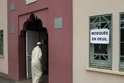 Mayor Slams French Government’s Move to Close Down Mosques  