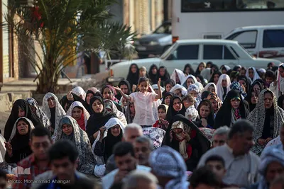 اقامه نماز عید فطر در محله منبع آب اهواز 