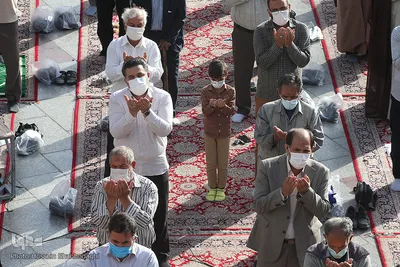 Fitr-Festgebet im Heiligen Schrein von Fatima Masuma (sa.) verrichtet