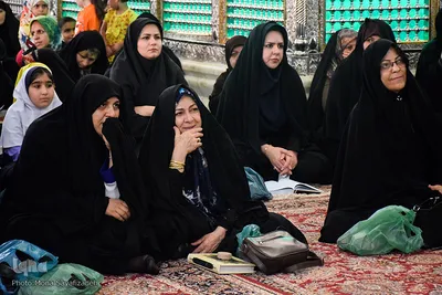 محفل انس با قرآن بانوان در حرم علی‌بن مهزیار اهوازی