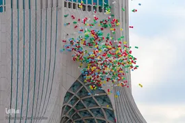 جشن پیروزی انقلاب اسلامی در میدان آزادی