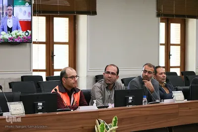 نشست ستاد انتخابات اصفهان پیش از آغاز رأی‌گیری