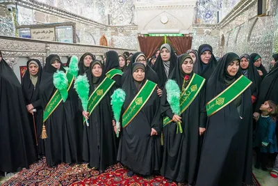 آیین غبارروبی حرم مطهر حضرت احمدبن موسی الکاظم علیهماالسلام، با حضور خانواده‌های مکرم شهدا