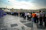 خادمی رزمندگان لشکر‌۱۴ امام حسین(ع) اصفهان در چایخانه حضرت رضا(ع)