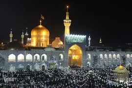 حرم مطهر رضوی در شب ولادت حضرت علی(ع)