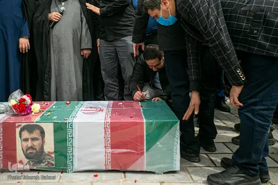 خاکسپاری پیکر شهید مدافع حرم مهدی بختیاری