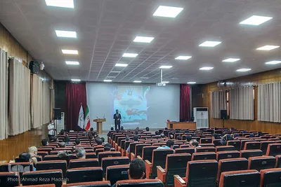 نشست گرامی‌داشت هفته دفاع مقدس در جهاد دانشگاهی فارس‎‎