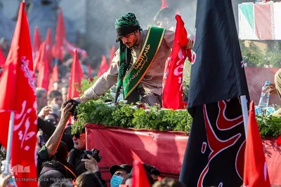 Teheran nimmt  Abschied von 5 Märtyrern der Schrein-Verteidiger