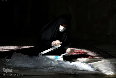 تولید ماسک توسط گروه جهادی و خادمین در امامزاده حسن(ع)