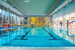 Gericht kippt Burkini-Verbot in Schwimmbädern