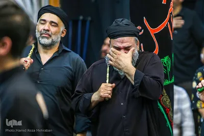 آیین طشت‌گذاری در مسجد اردبیلی‌های تهران