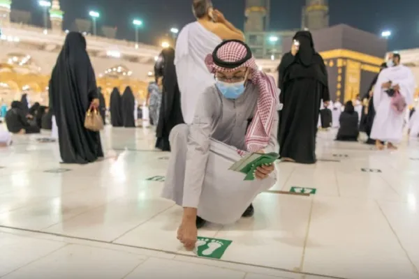 Kabe'nin etrafındaki bariyerler kaldırıldı
