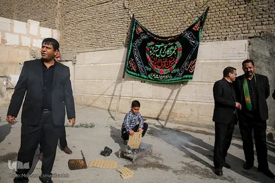 مراسم سنتی شال و پر کردن علم تاریخی طیب
