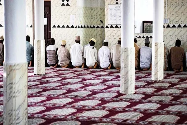 صدور مجوز نماز جماعت در مناطق کارگری و صنعتی امارات
