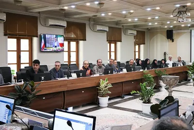 نشست ستاد انتخابات اصفهان پیش از آغاز رأی‌گیری