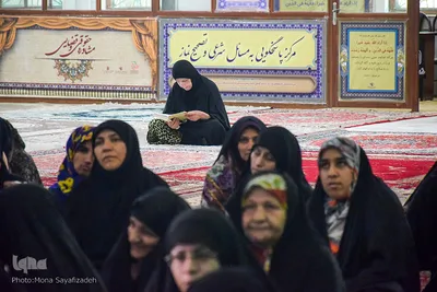 محفل انس با قرآن بانوان در حرم علی‌بن مهزیار اهوازی