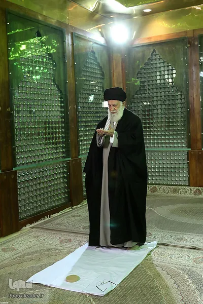 حضور رهبر انقلاب در مرقد مطهر امام خمینی(ره) و گلزار شهدا