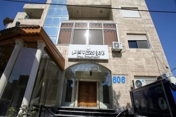 Les centres des fatwas d'Égypte et de Jordanie soulignent l’interdiction de la récitation du Coran avec des instruments de musique