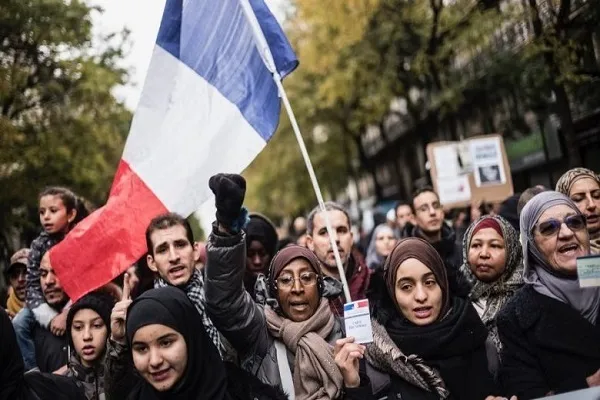 په فرانسې کې د مسلمانانو په خلاف د توکمپالنې په ضدهیڅ اقدامات نه کیږي