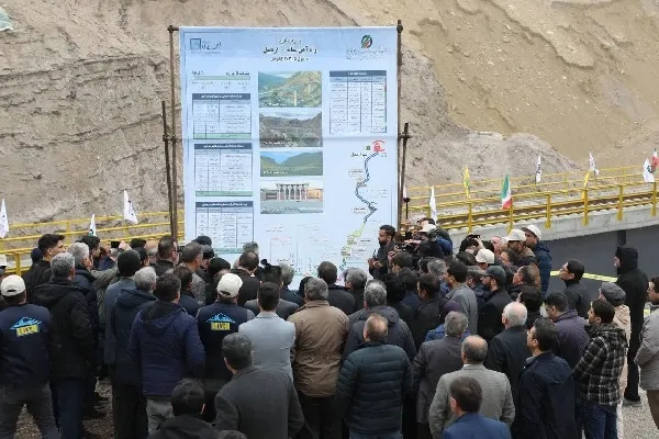 ریل‌گذاری راه‌آهن اردبیل با حضور وزیر راه و شهرسازی پایان یافت