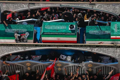 تشییع پیکر مطهر رهبر شهید در مشهد مقدس