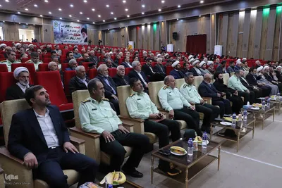 نشست فرمانده انتظامی آذربایجان شرقی با گروه های مرجع و اقشار تاثیرگذار