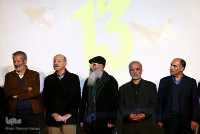تجلیل چهار نسل از عکاسان از «بهرام محمدی‌فرد» عکاس جنگ در اختتامیه سیزدهمین جشنواره عکس دوربین نت