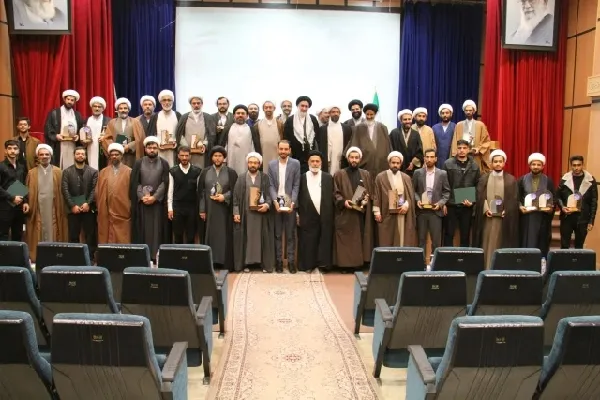 برگزیدگان جشنواره علامه حلی در چهارمحال‌وبختیاری تجلیل شدند + عکس