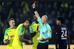 فرانس: فٹبال میچ میں مسلم کھلاڑیوں کو افطار کیلئے وقفہ نہ دینے کا فیصلہ