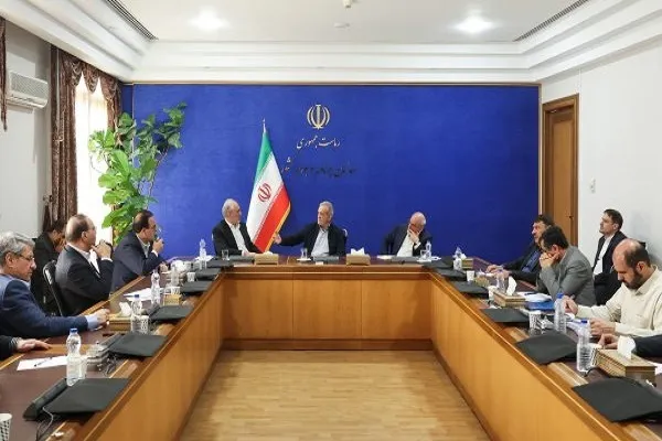 بهره‌گیری از ظرفیت نخبگان و دانشگاهیان در تدوین برنامه‌های توسعه