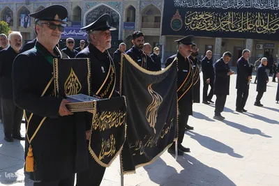 آیین سیاه‌پوشان و تعویض پرچم گنبد حرم حضرت شاهچراغ‌(ع)
