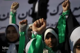 تشییع شهید گمنام با حضور دانش‌آموزان در اهواز