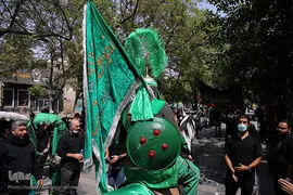 مراسم عزاداری ظهر تاسوعای حسینی در چهارراه گلوبندک