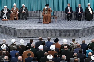 دیدار مسئولان نظام و سفرای کشورهای اسلامی با مقام معظم رهبری