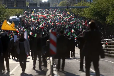 تشییع پیکر دریابان شهید «علیرضا تنگسیری» در میدان انقلاب