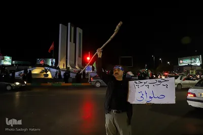 تجمع شبانه مردم مشهد در حمایت از مدافعان وطن