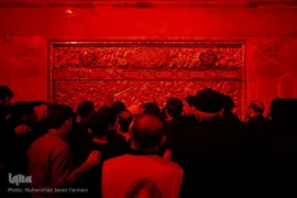 حرم مطهر امام حسین(ع) در شام غریبان