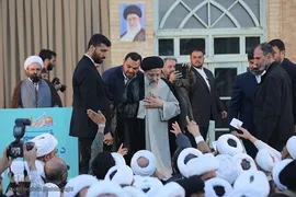 گردهمایی طلاب قم برای دیدار با رئیس جمهور