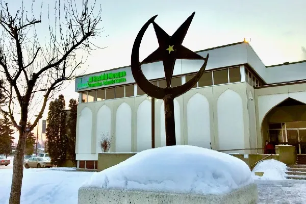 Canadian Mosque Keeps Night Shelter Open Amid Extreme Cold