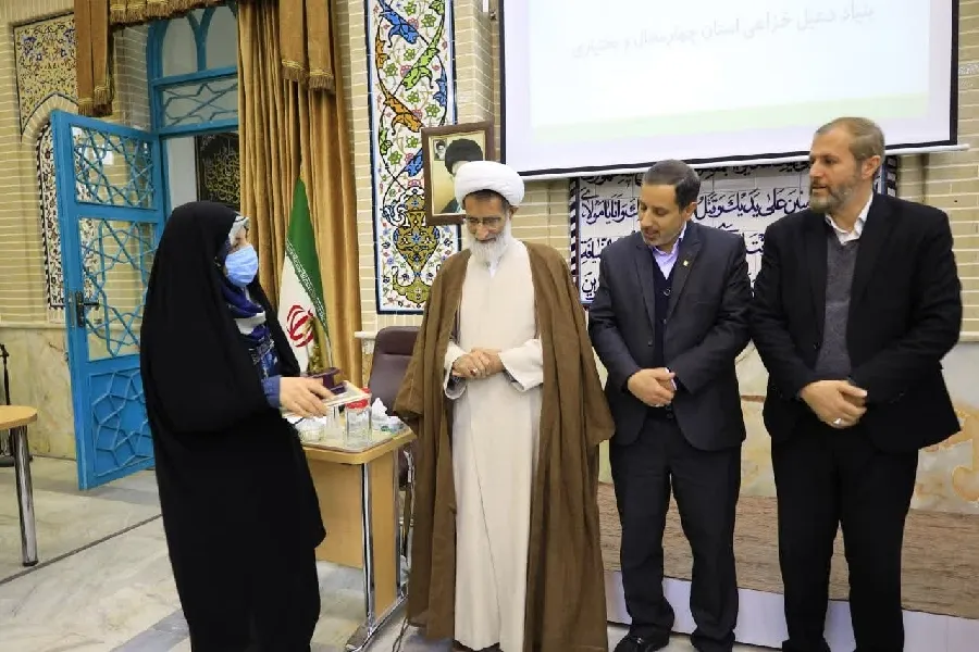 ۲ بانوی پیشکسوت مجالس اهل‌بیت(ع) در چهارمحال‌وبختیاری تجلیل شدند