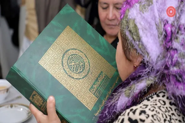 Özbekistan Braille alfabesiyle yazılmış Kur'anları dağıttı