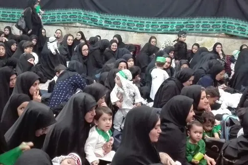 نقش مادران در حادثه کربلا/ نجوای «یا حسین» در گوش کودکان