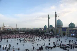 مسجد مقدس جمکران در شب نیمه شعبان