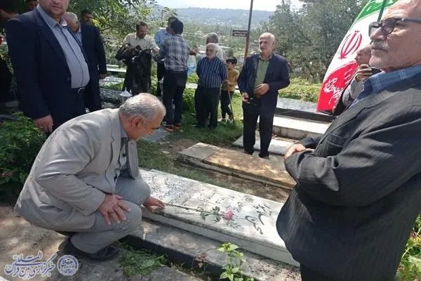 آیین عطر افشانی  و غبارروبی مزار شهدا در سوادکوه شمالی