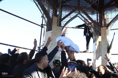 مراسم‌ خاکسپاری شهید گمنام دربوستان الهیه بیرجند
